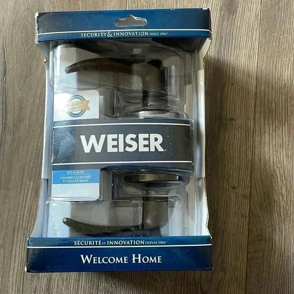 Weiser Bathroom/ Bedroom Door Handle - Brown - Picture 1 of 5